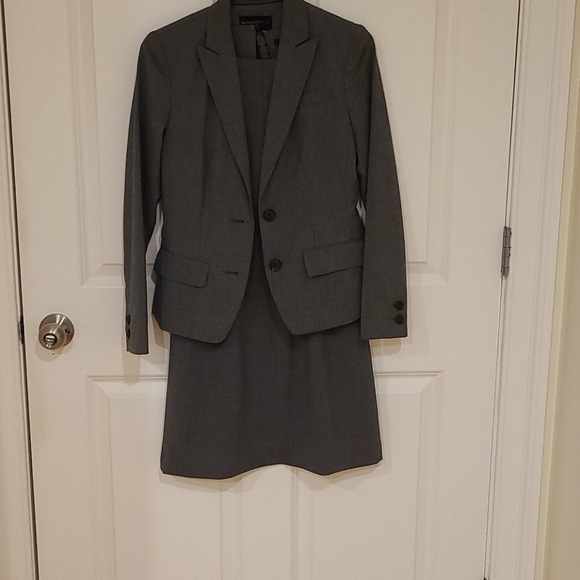 Banana Republic 3 Pc Pant/Dress/Blazer Suit - Picture 9 of 16